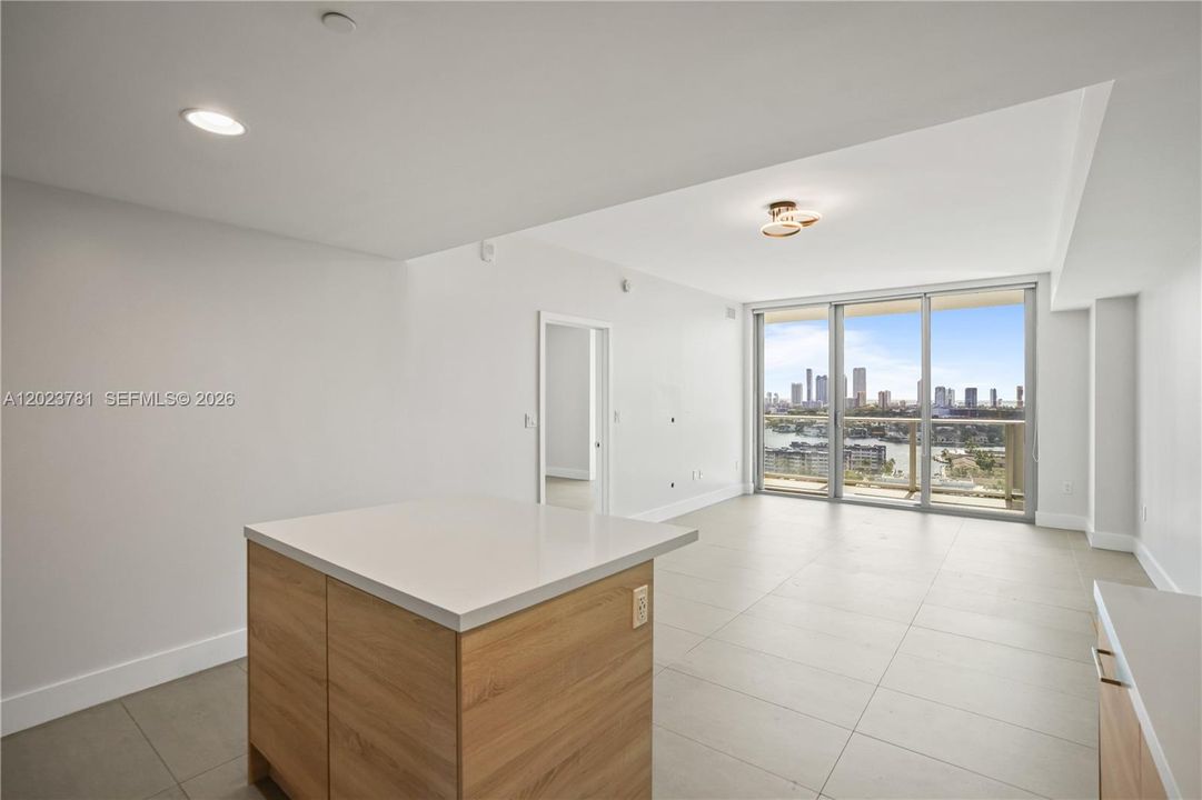 Active With Contract: $4,000 (2 beds, 2 baths, 1119 Square Feet)