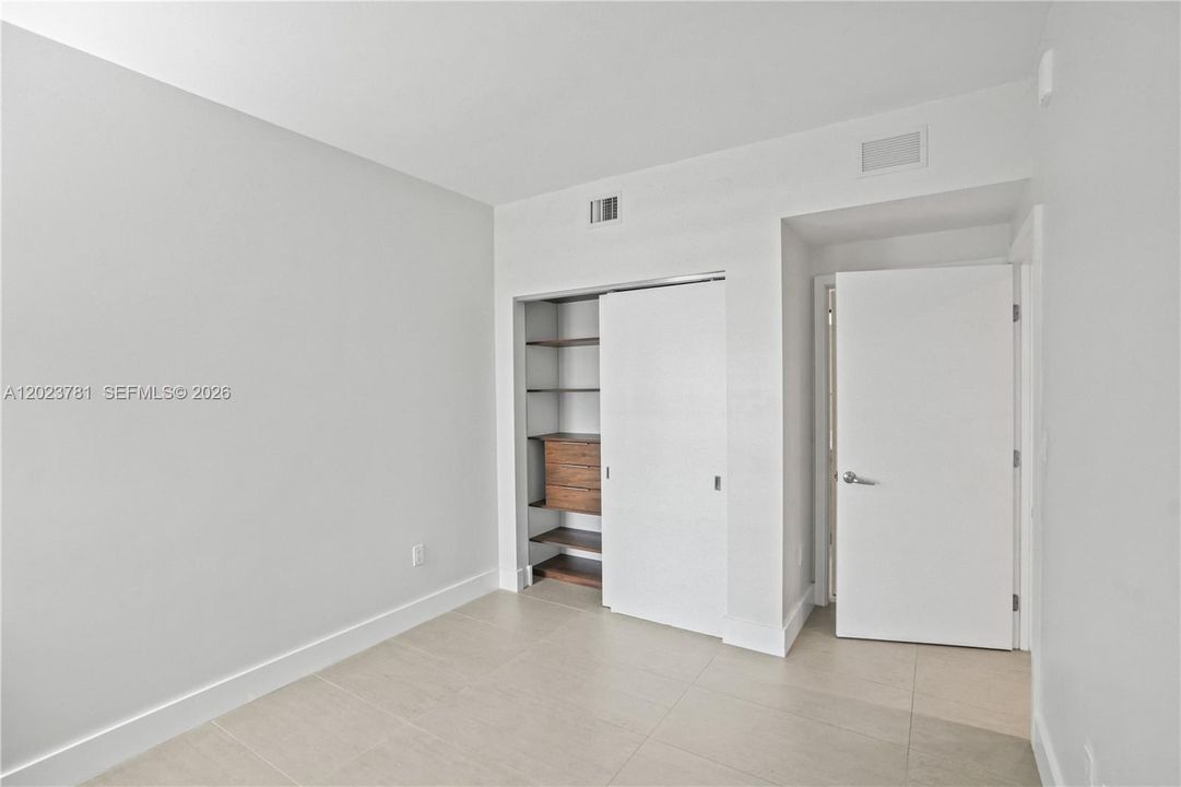 Active With Contract: $4,000 (2 beds, 2 baths, 1119 Square Feet)