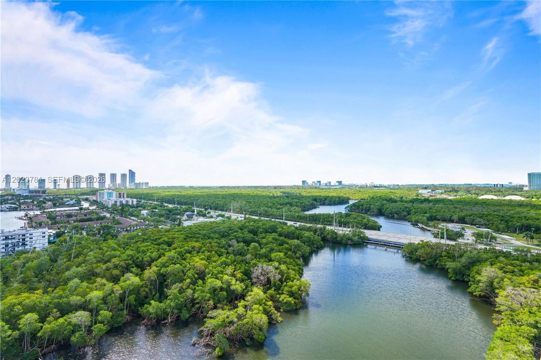 Active With Contract: $4,000 (2 beds, 2 baths, 1119 Square Feet)