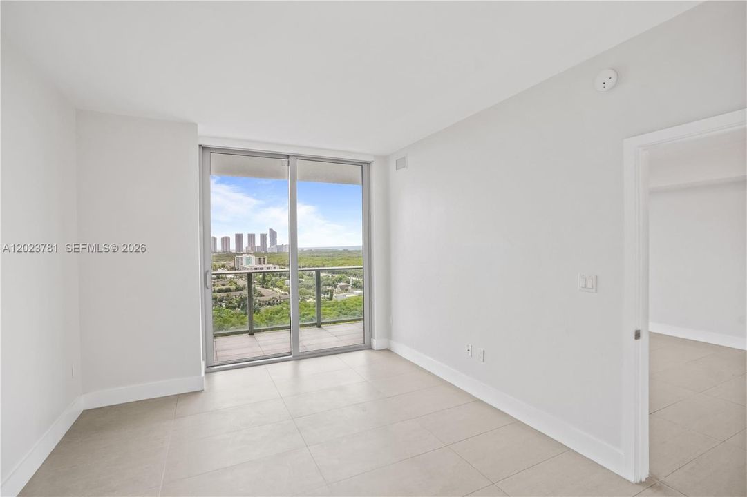 Active With Contract: $4,000 (2 beds, 2 baths, 1119 Square Feet)