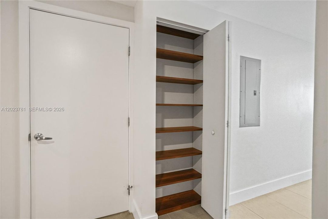 Active With Contract: $4,000 (2 beds, 2 baths, 1119 Square Feet)