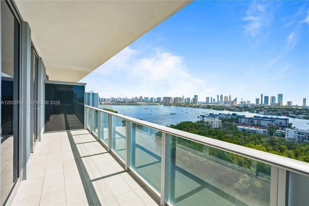 Active With Contract: $4,000 (2 beds, 2 baths, 1119 Square Feet)