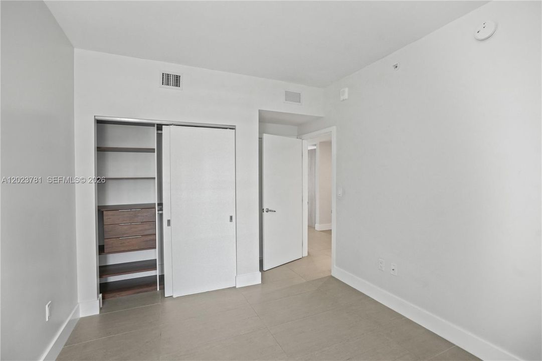 Active With Contract: $4,000 (2 beds, 2 baths, 1119 Square Feet)