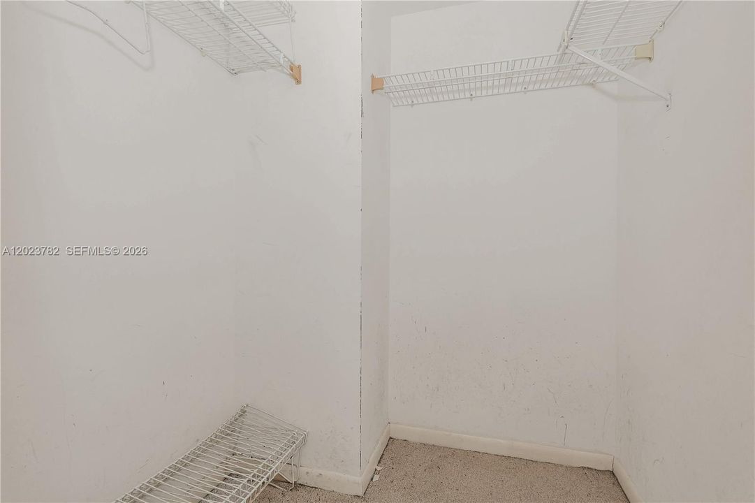 For Sale: $330,000 (2 beds, 2 baths, 1240 Square Feet)