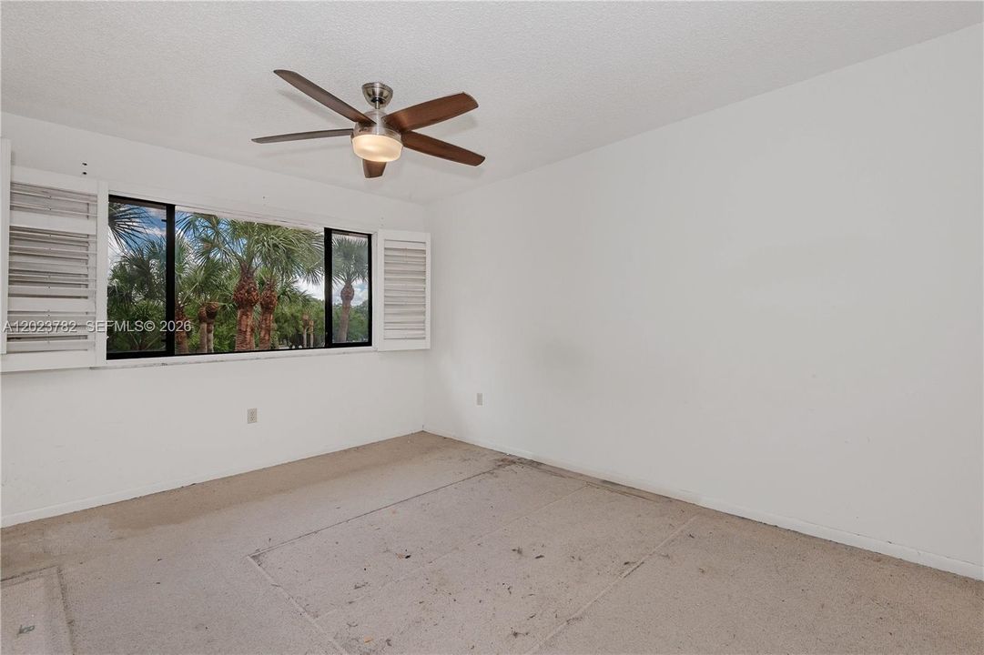 For Sale: $330,000 (2 beds, 2 baths, 1240 Square Feet)