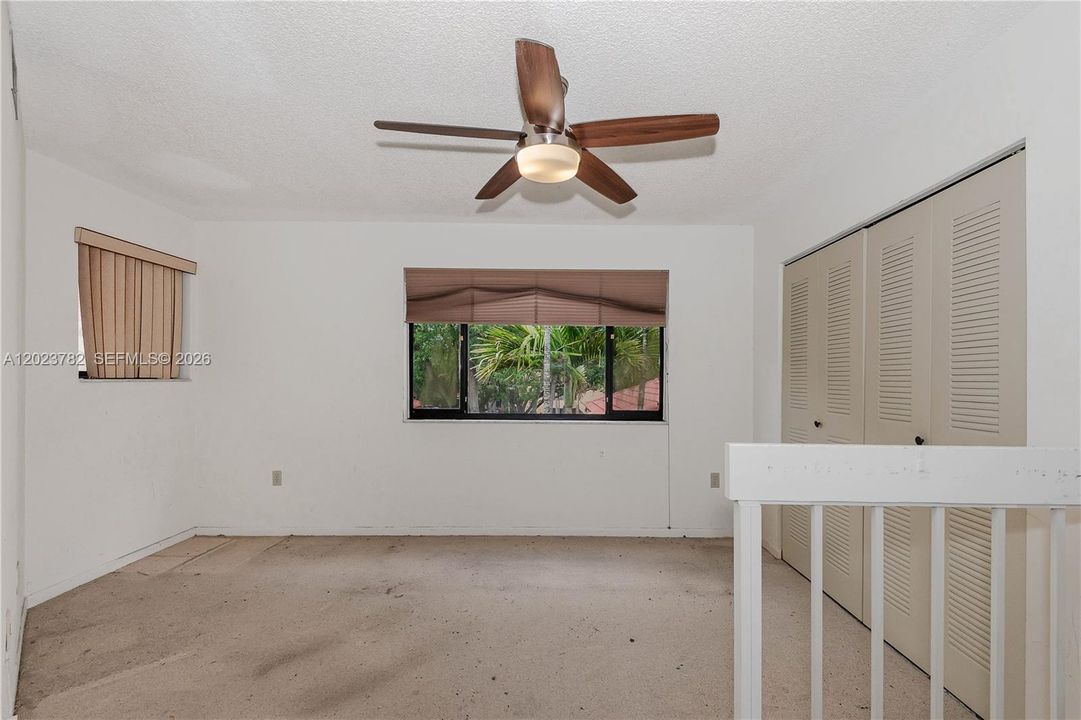 For Sale: $330,000 (2 beds, 2 baths, 1240 Square Feet)