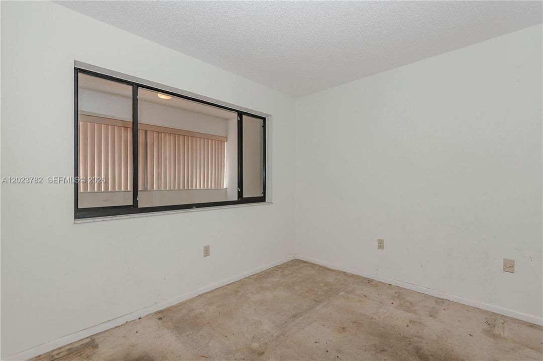 For Sale: $330,000 (2 beds, 2 baths, 1240 Square Feet)