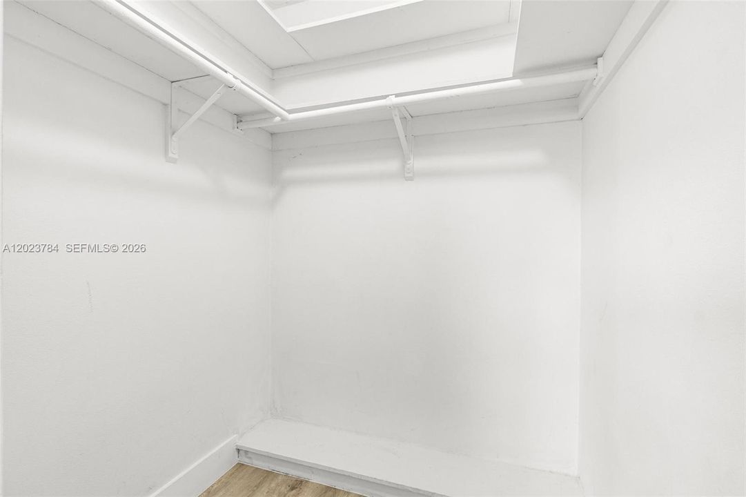 На продажу: $499,997 (4 спален, 2 ванн, 1673 Квадратных фут)