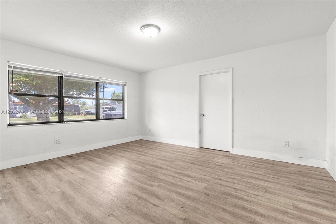 На продажу: $499,997 (4 спален, 2 ванн, 1673 Квадратных фут)