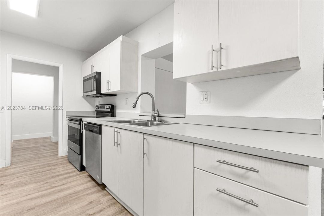 На продажу: $499,997 (4 спален, 2 ванн, 1673 Квадратных фут)