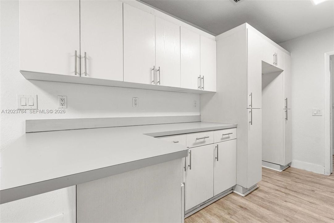 На продажу: $499,997 (4 спален, 2 ванн, 1673 Квадратных фут)