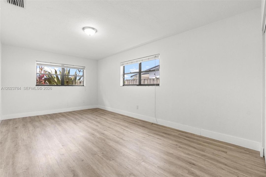 На продажу: $499,997 (4 спален, 2 ванн, 1673 Квадратных фут)