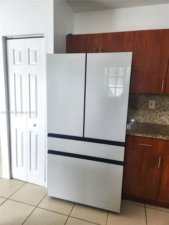 For Rent: $3,900 (4 beds, 2 baths, 2185 Square Feet)