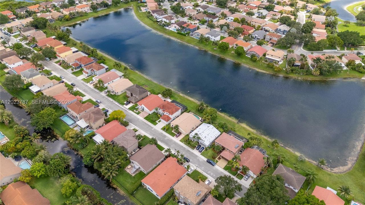Active With Contract: $779,000 (3 beds, 2 baths, 1876 Square Feet)