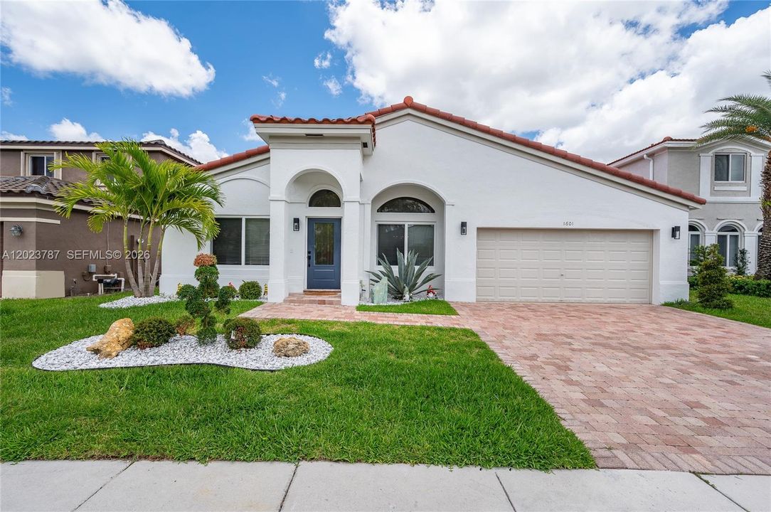 Active With Contract: $779,000 (3 beds, 2 baths, 1876 Square Feet)