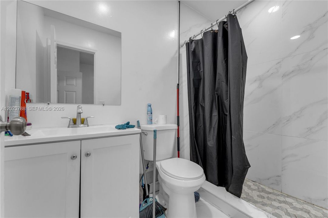 For Sale: $699,000 (7 beds, 3 baths, 2365 Square Feet)