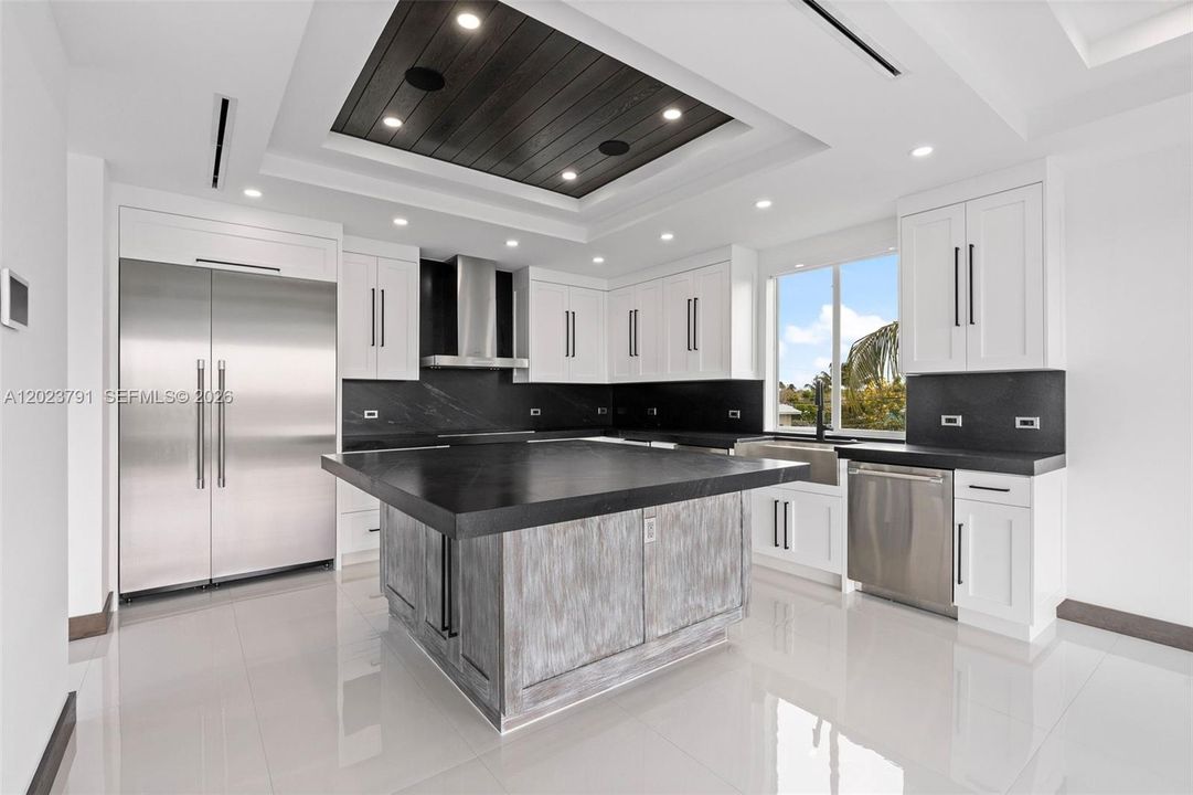 For Sale: $6,600,000 (5 beds, 3 baths, 2752 Square Feet)