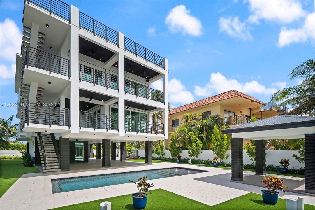 For Sale: $6,600,000 (5 beds, 3 baths, 2752 Square Feet)