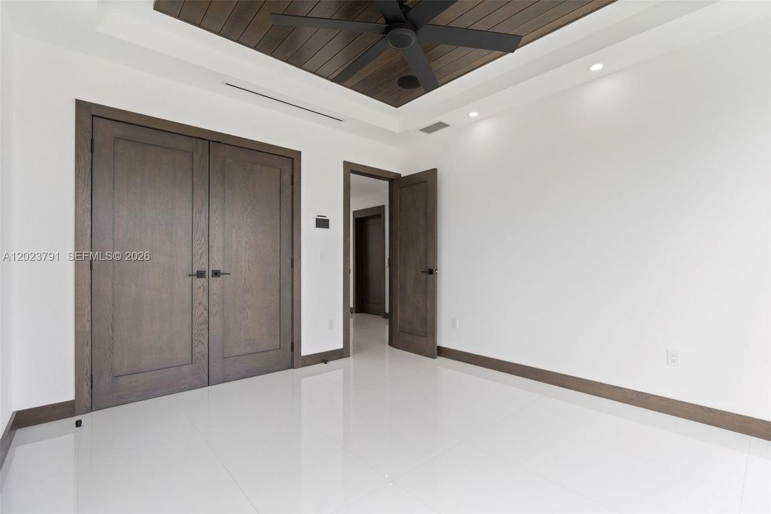 For Sale: $6,600,000 (5 beds, 3 baths, 2752 Square Feet)