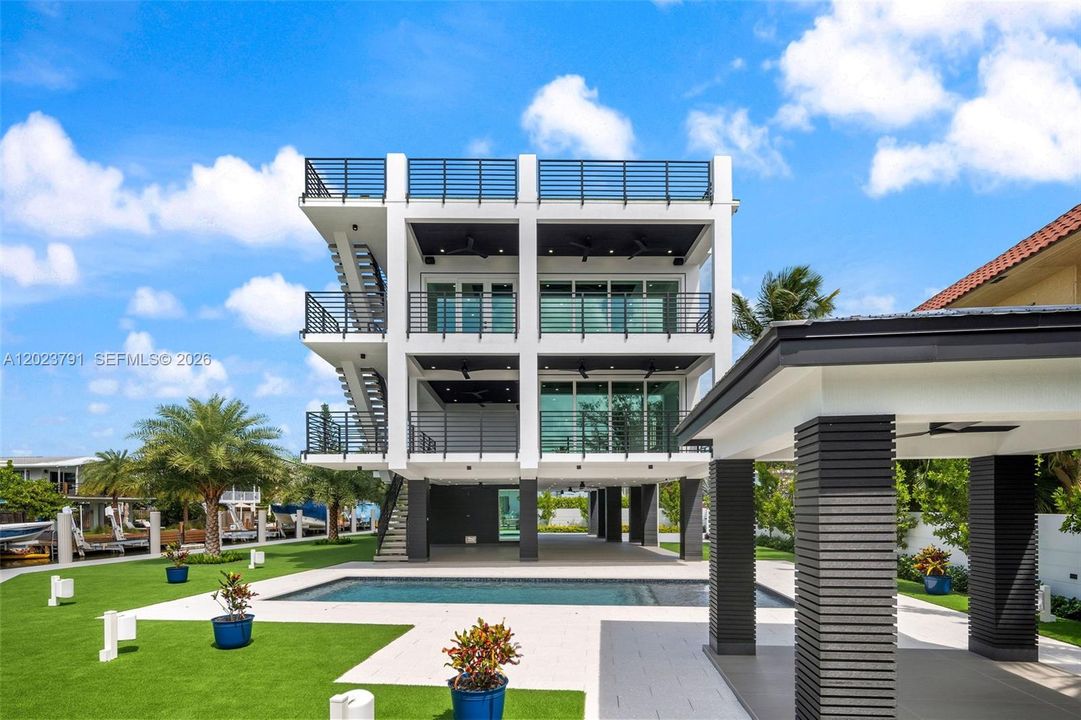 For Sale: $6,600,000 (5 beds, 3 baths, 2752 Square Feet)