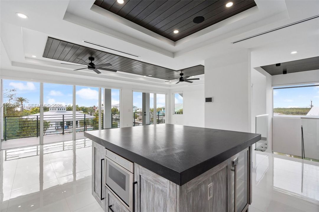 For Sale: $6,600,000 (5 beds, 3 baths, 2752 Square Feet)