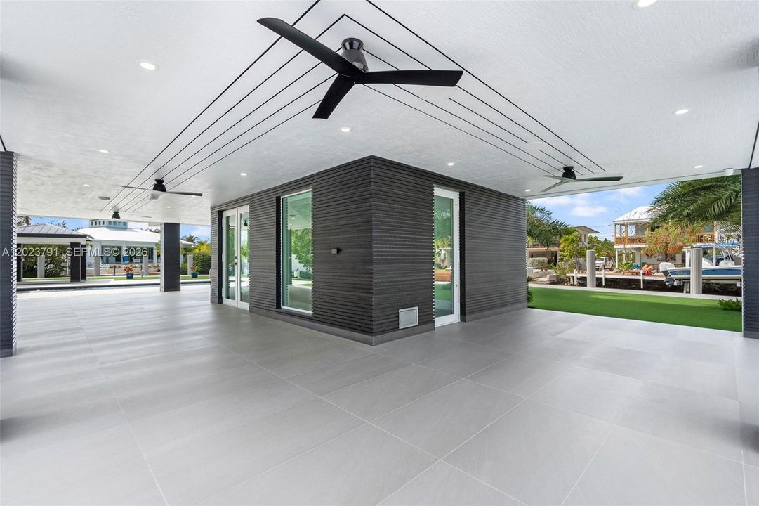 For Sale: $6,600,000 (5 beds, 3 baths, 2752 Square Feet)
