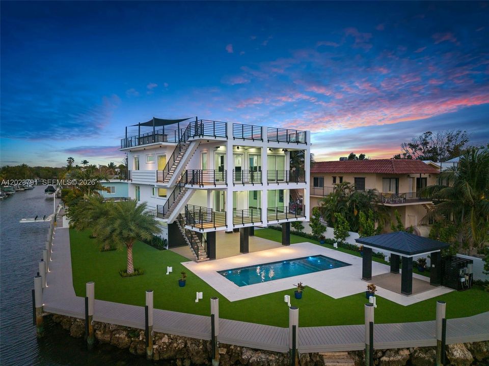 For Sale: $6,600,000 (5 beds, 3 baths, 2752 Square Feet)