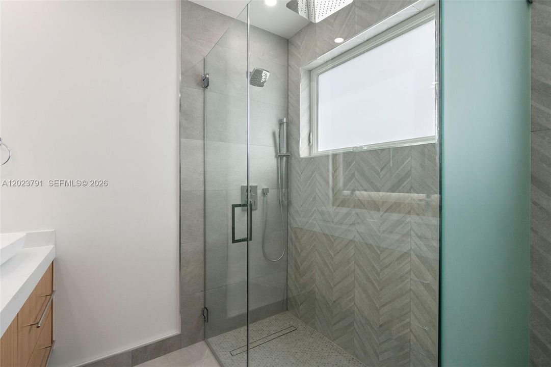 For Sale: $6,600,000 (5 beds, 3 baths, 2752 Square Feet)