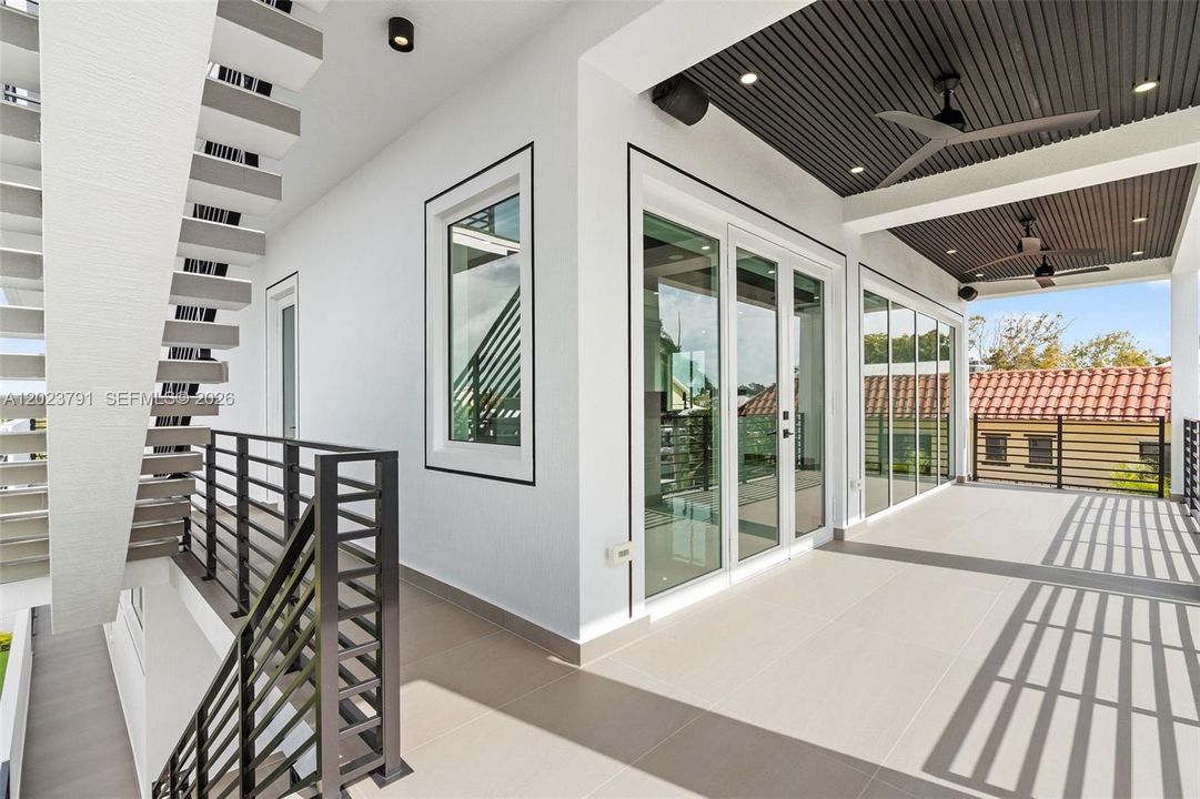 For Sale: $6,600,000 (5 beds, 3 baths, 2752 Square Feet)