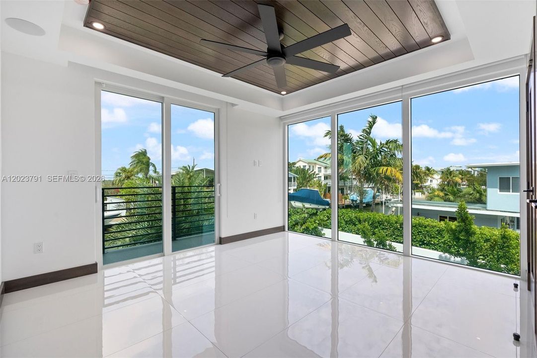 For Sale: $6,600,000 (5 beds, 3 baths, 2752 Square Feet)