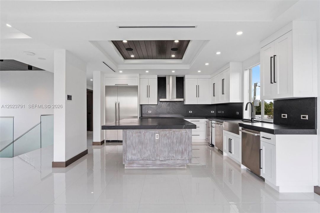 For Sale: $6,600,000 (5 beds, 3 baths, 2752 Square Feet)