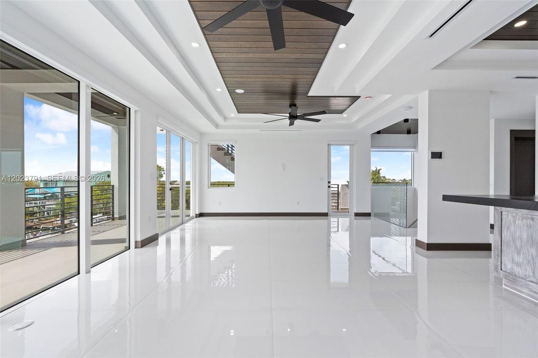 For Sale: $6,600,000 (5 beds, 3 baths, 2752 Square Feet)