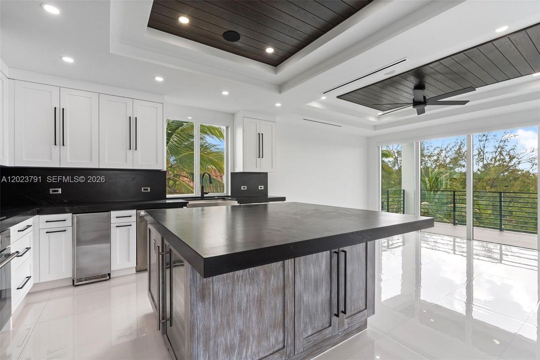 For Sale: $6,600,000 (5 beds, 3 baths, 2752 Square Feet)