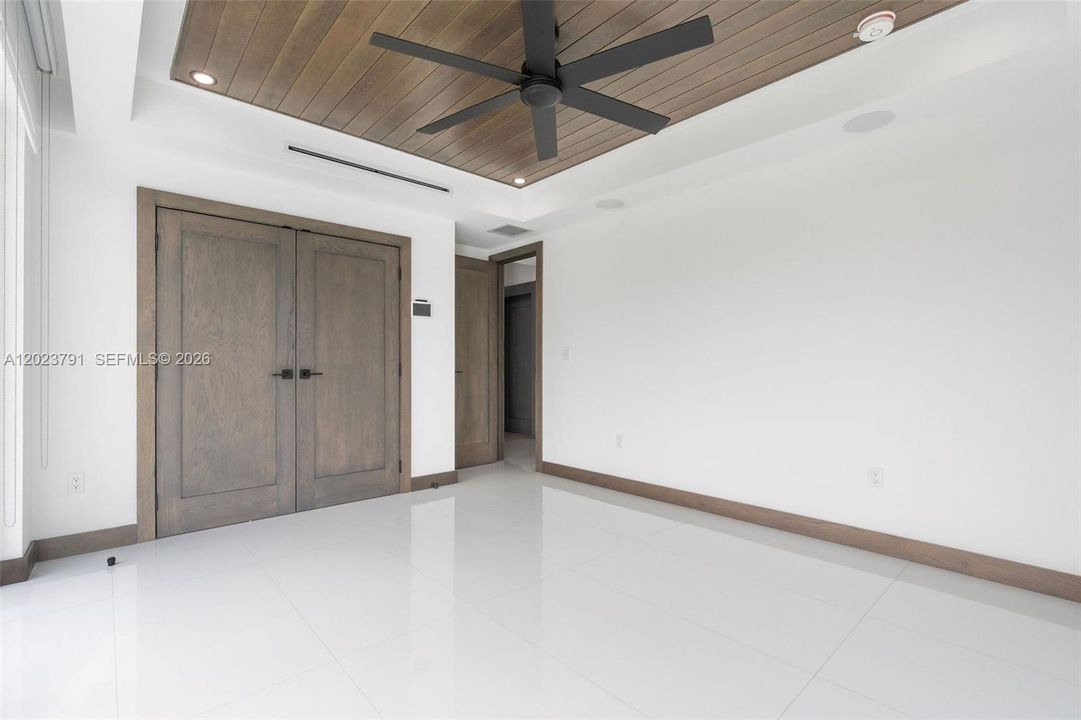 For Sale: $6,600,000 (5 beds, 3 baths, 2752 Square Feet)