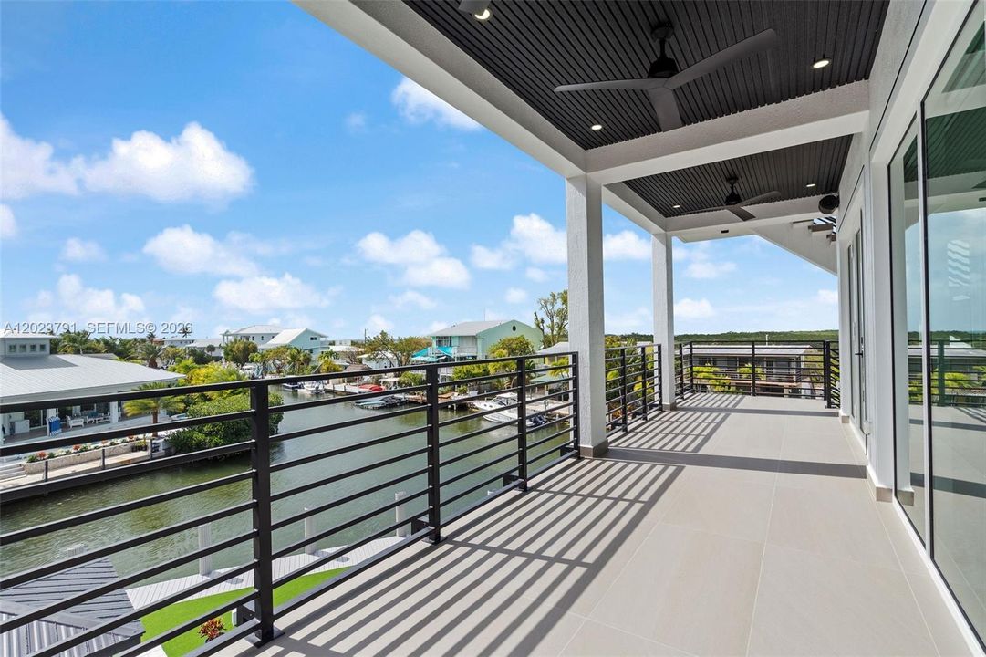 For Sale: $6,600,000 (5 beds, 3 baths, 2752 Square Feet)