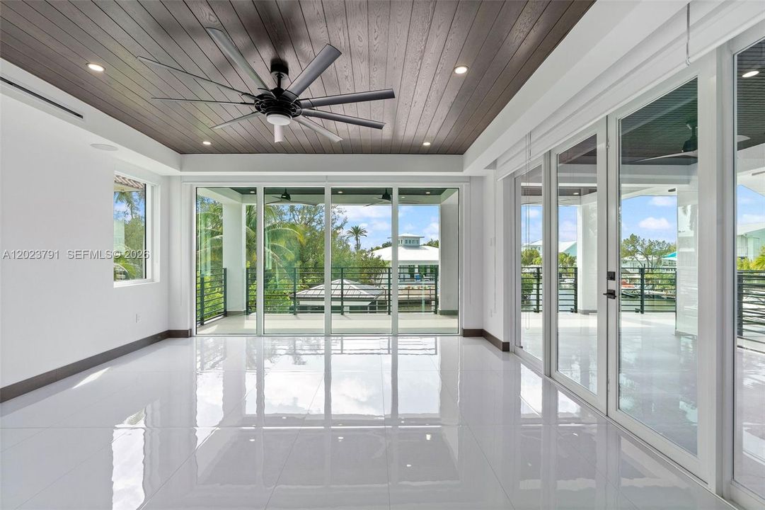 For Sale: $6,600,000 (5 beds, 3 baths, 2752 Square Feet)