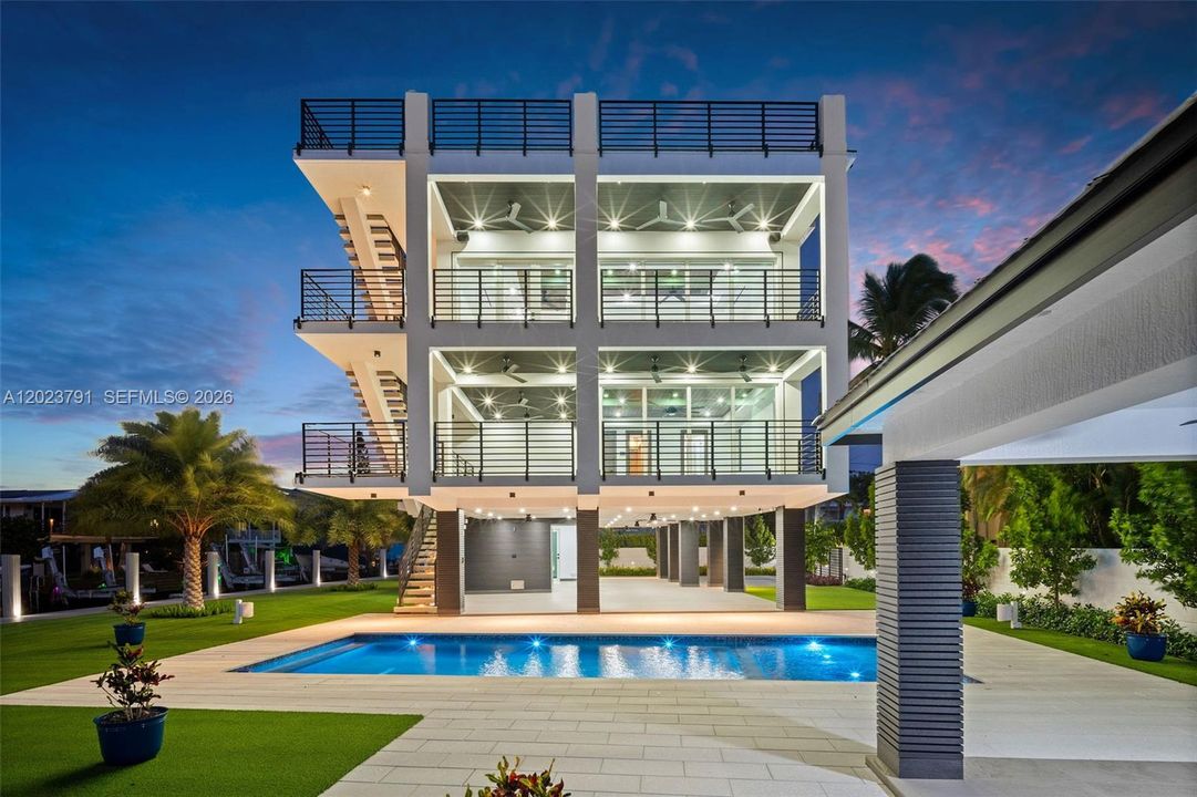 For Sale: $6,600,000 (5 beds, 3 baths, 2752 Square Feet)