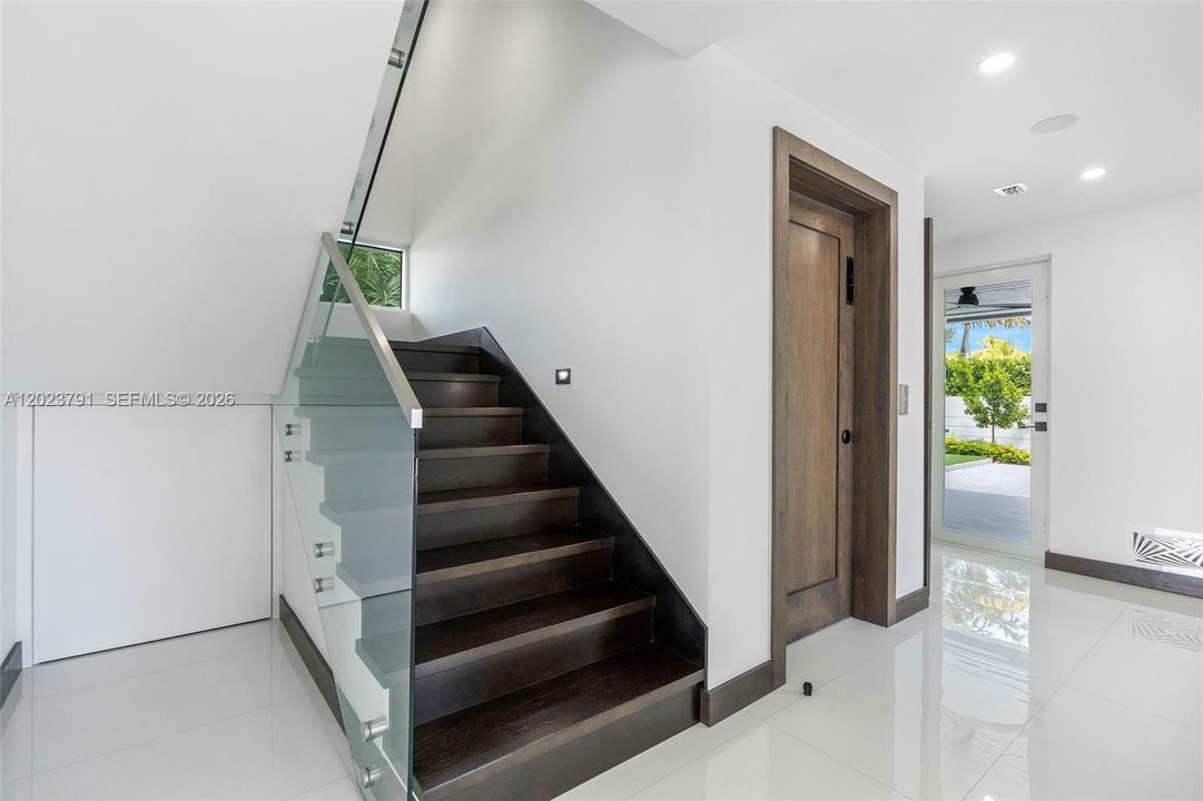 For Sale: $6,600,000 (5 beds, 3 baths, 2752 Square Feet)