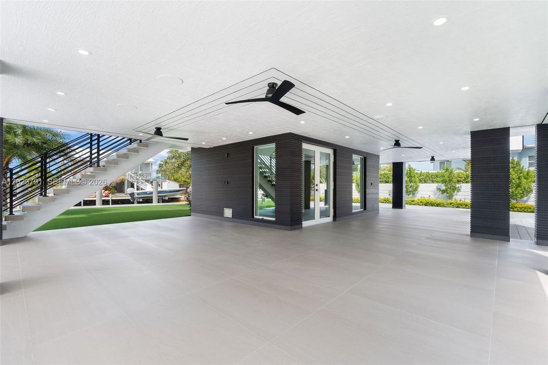 For Sale: $6,600,000 (5 beds, 3 baths, 2752 Square Feet)