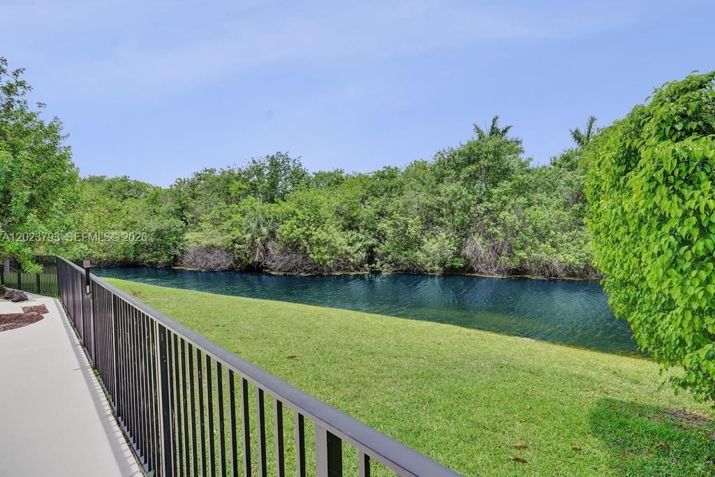 For Rent: $4,100 (4 beds, 2 baths, 2107 Square Feet)