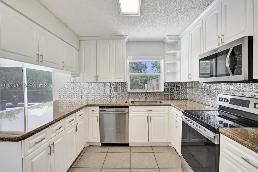 For Rent: $4,100 (4 beds, 2 baths, 2107 Square Feet)