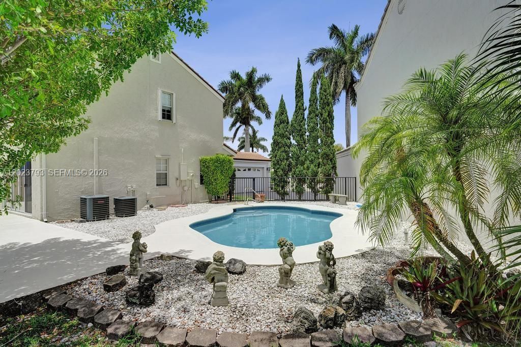 For Rent: $4,100 (4 beds, 2 baths, 2107 Square Feet)