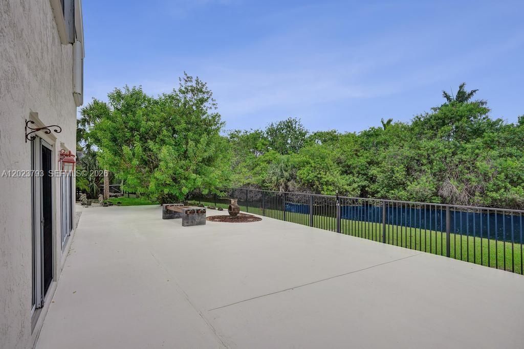 For Rent: $4,100 (4 beds, 2 baths, 2107 Square Feet)