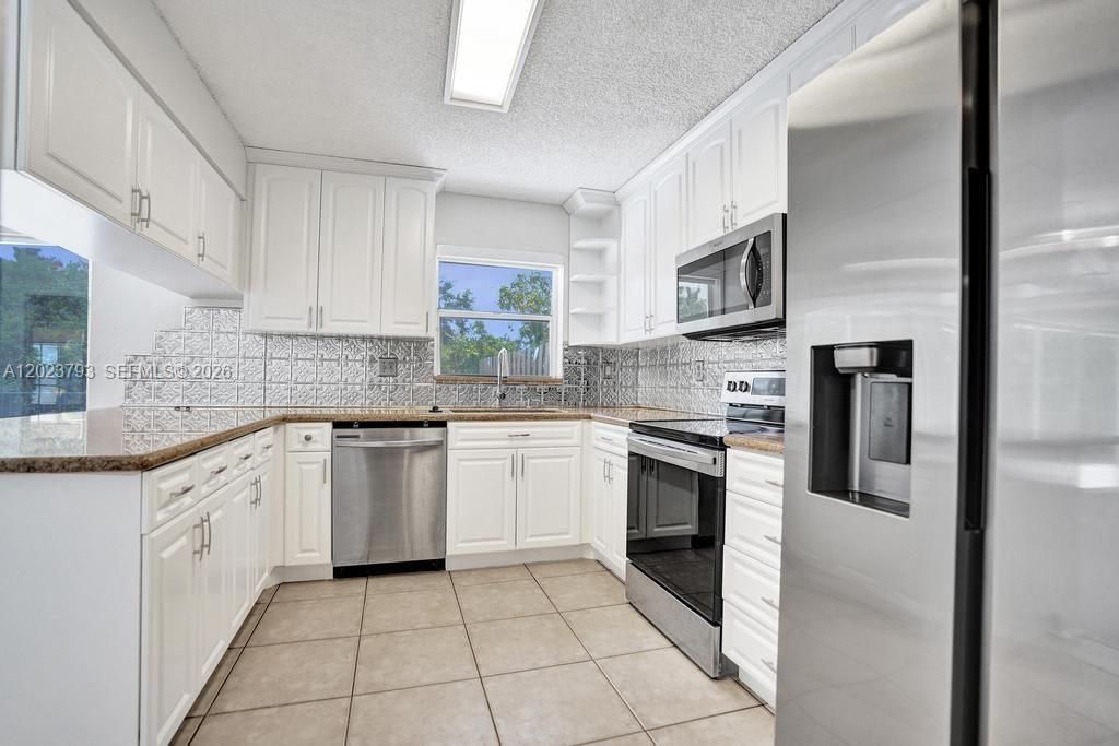 For Rent: $4,100 (4 beds, 2 baths, 2107 Square Feet)