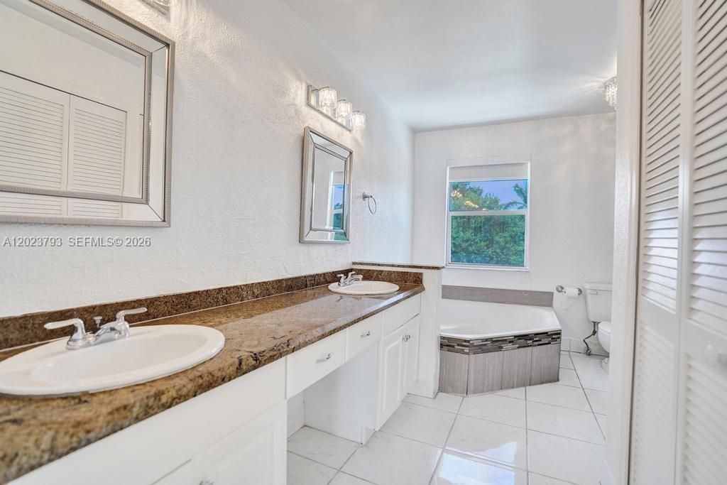For Rent: $4,100 (4 beds, 2 baths, 2107 Square Feet)