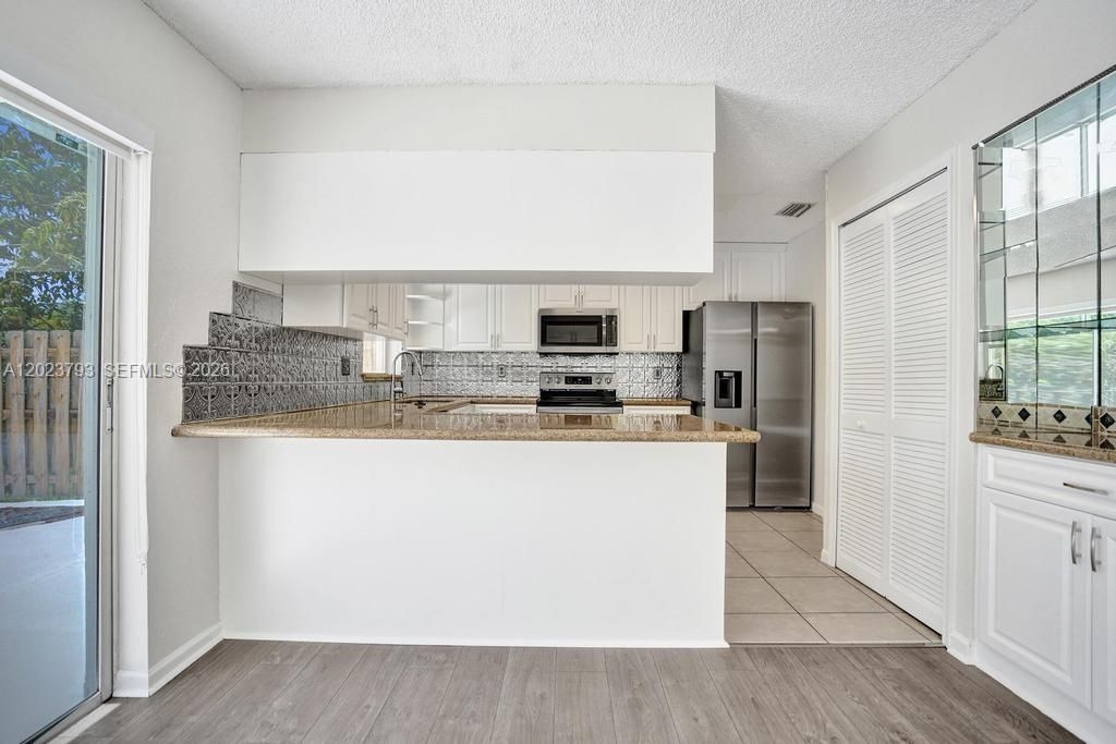 For Rent: $4,100 (4 beds, 2 baths, 2107 Square Feet)