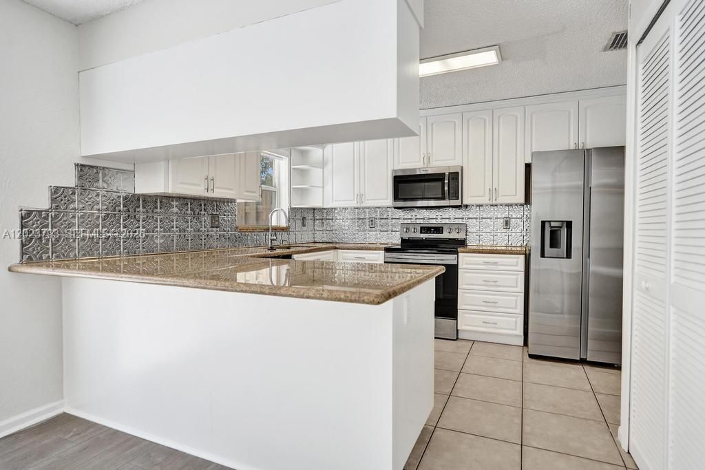 For Rent: $4,100 (4 beds, 2 baths, 2107 Square Feet)