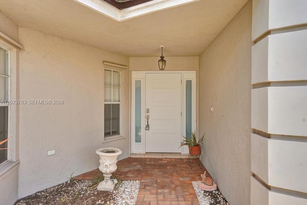 For Rent: $4,100 (4 beds, 2 baths, 2107 Square Feet)