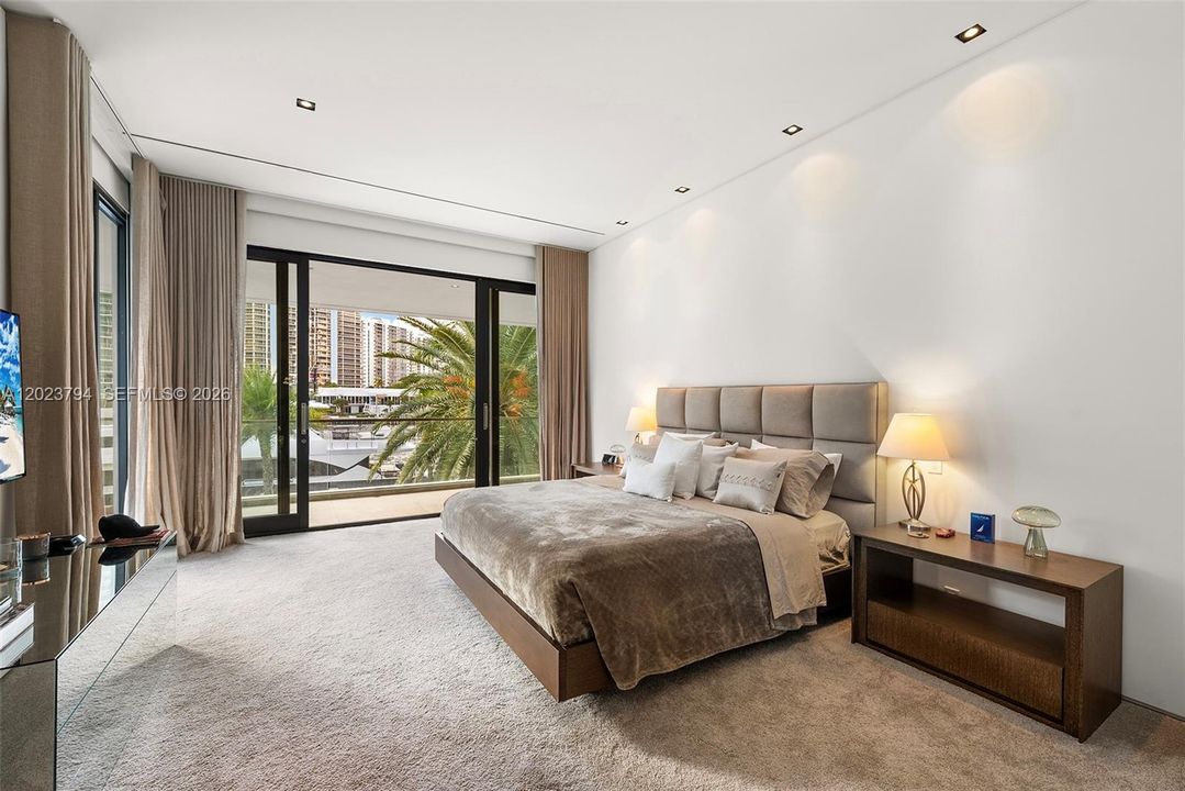 For Sale: $41,995,000 (12 beds, 12 baths, 10802 Square Feet)