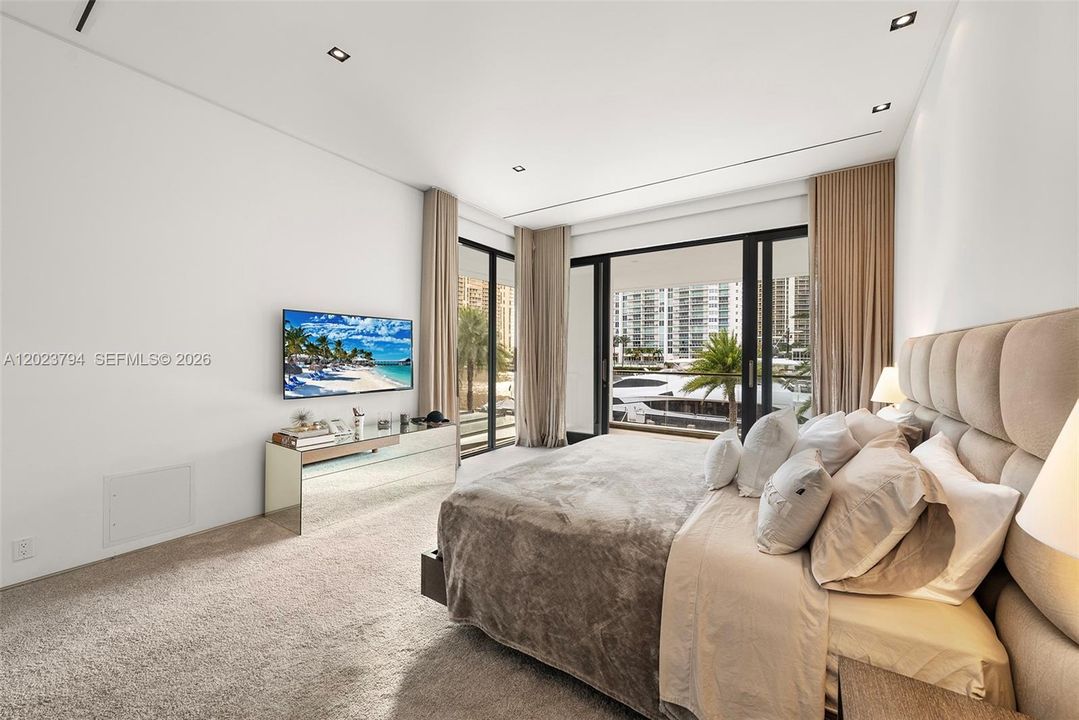 For Sale: $41,995,000 (12 beds, 12 baths, 10802 Square Feet)